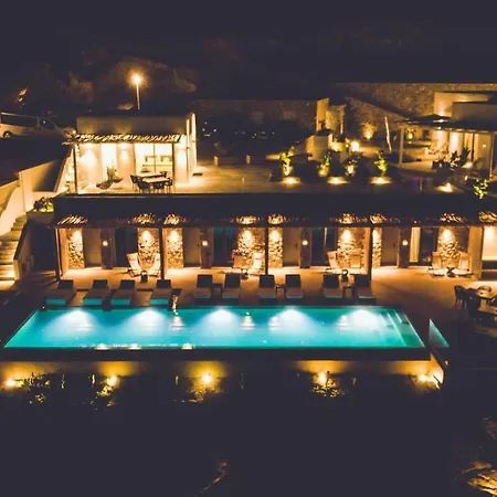 Super Paradise Hotel מלון 2*