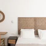 Super Paradise Hotel 2*