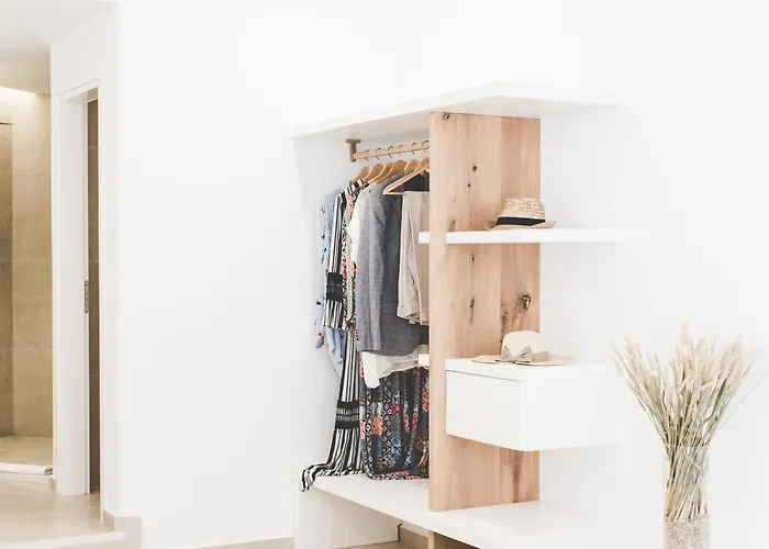 スーパー パラダイス スイーツ ホテル 2*