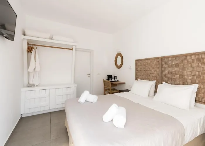 スーパー パラダイス スイーツ ホテル 2*