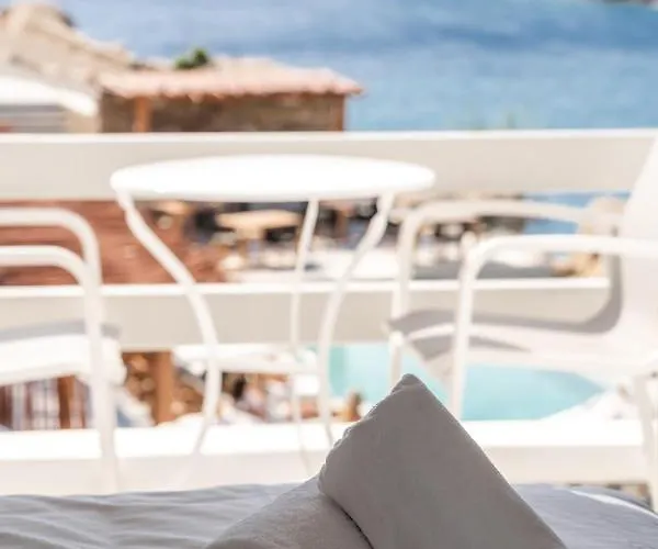 ホテル スーパー パラダイス スイーツ 2*