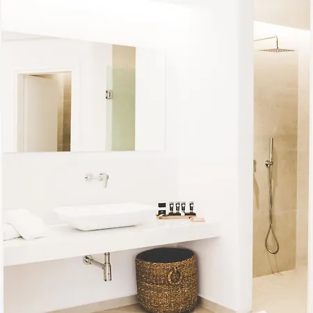 Super Paradise Hotel Отель