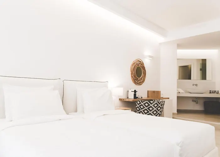 Отель Super Paradise Hotel 2*