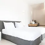 Super Paradise Hotel Hotel